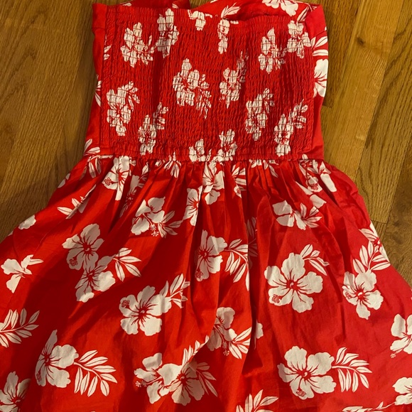 Red Hollister sleeves Sun dress - Picture 3 of 3